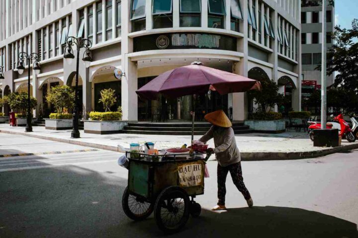 Nắng nóng Sài Gòn Tháng 3 2025